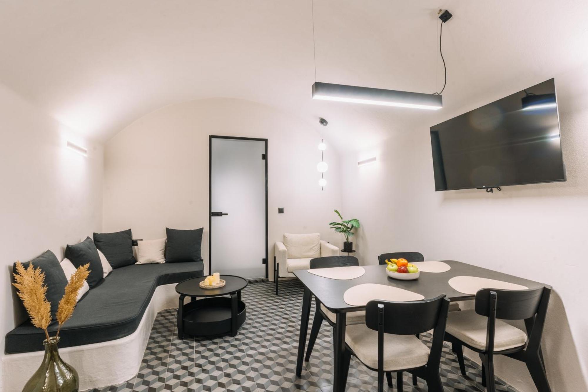 Pýrgos Noir Cave Villa With Private Jacuzzi And Sunset Terrace מראה חיצוני תמונה